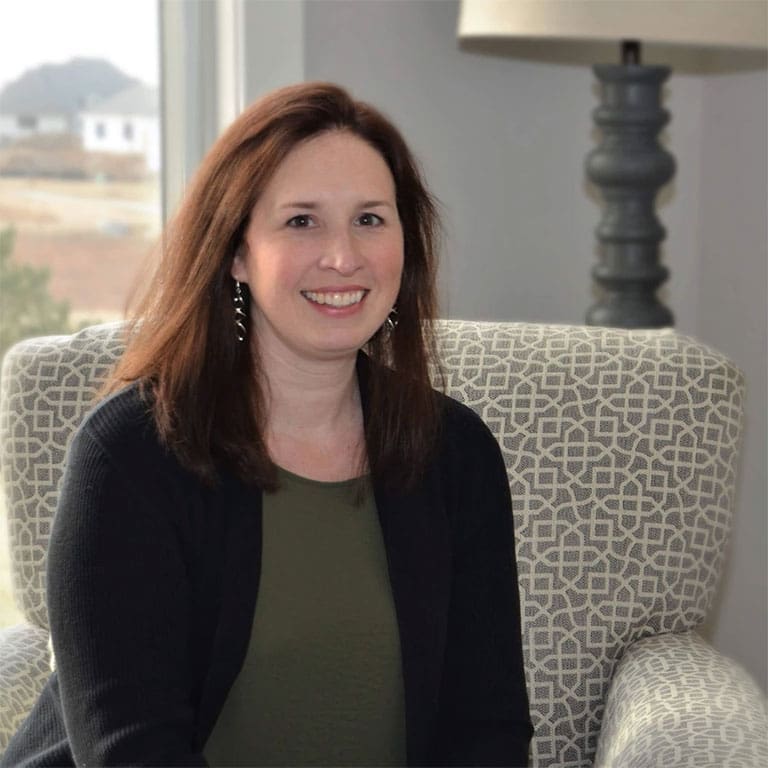 Amy Ginsch headshot