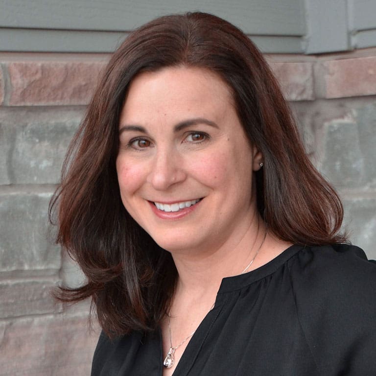 Lisa Miller headshot